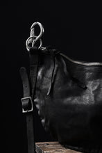 Load image into Gallery viewer, ISAMU KATAYAMA BACKLASH 2WAY BAM FLAP BAG / ITALY SHOULDER OBJECT DYED (BLACK)