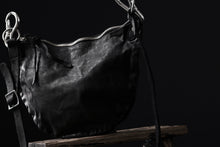 Load image into Gallery viewer, ISAMU KATAYAMA BACKLASH 2WAY BAM FLAP BAG / ITALY SHOULDER OBJECT DYED (BLACK)