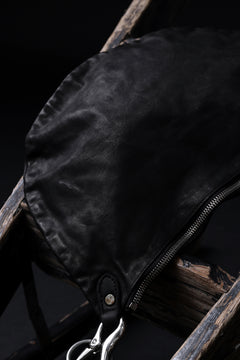 Load image into Gallery viewer, ISAMU KATAYAMA BACKLASH 2WAY BAM FLAP BAG / ITALY SHOULDER OBJECT DYED (BLACK)