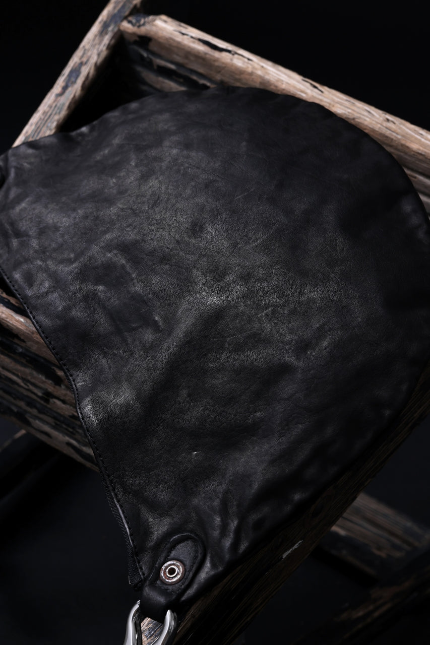 Load image into Gallery viewer, ISAMU KATAYAMA BACKLASH 2WAY BAM FLAP BAG / ITALY SHOULDER OBJECT DYED (BLACK)
