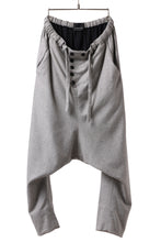 画像をギャラリービューアに読み込む, SOSNOVSKA CASHMERE WHITENED PANTS (LIGHT GREY)