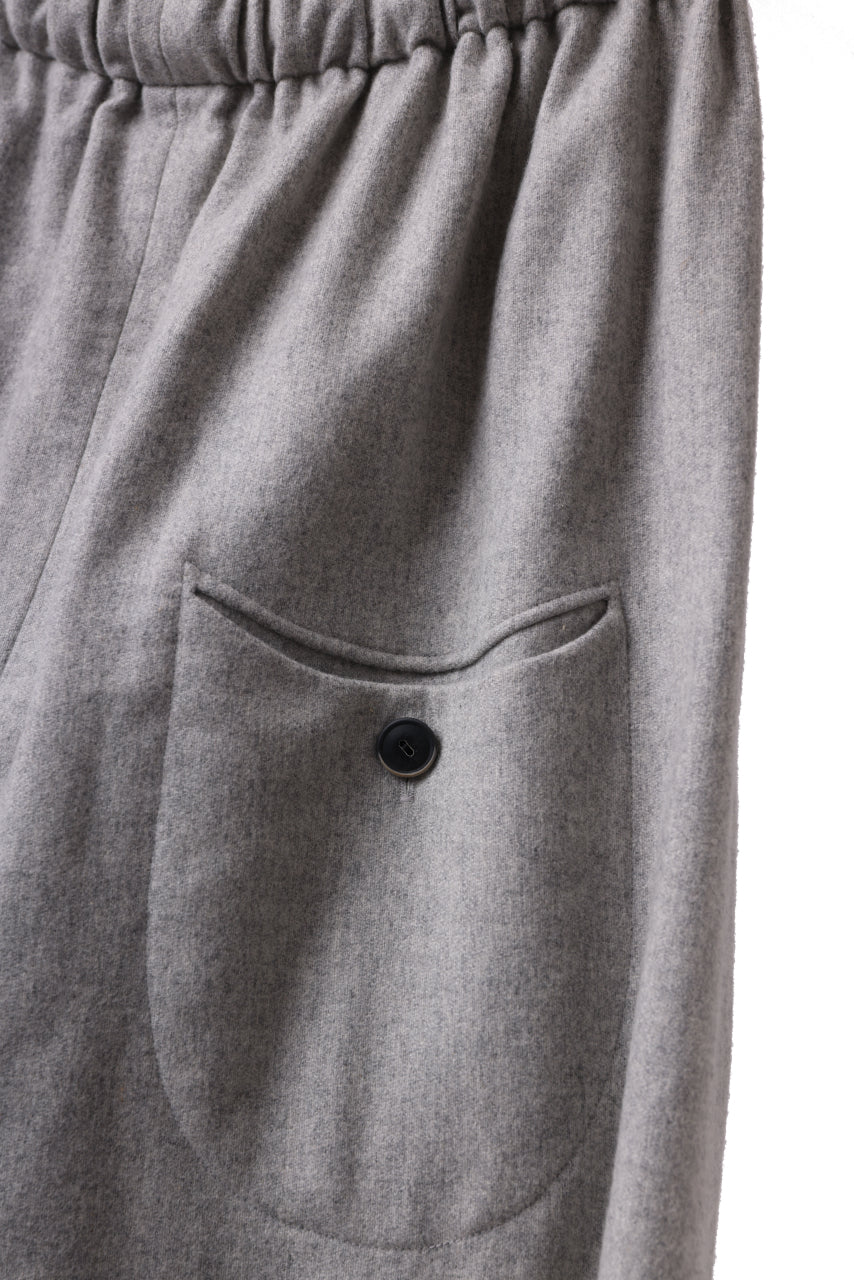 画像をギャラリービューアに読み込む, SOSNOVSKA CASHMERE WHITENED PANTS (LIGHT GREY)