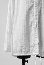 Load image into Gallery viewer, daub STRIPE LONG SHIRT / WASHED SOFT TWILL (WHITE)