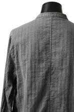 Load image into Gallery viewer, daub STRIPE LONG SHIRT / COLD DYED SOFT TWILL (GREY)