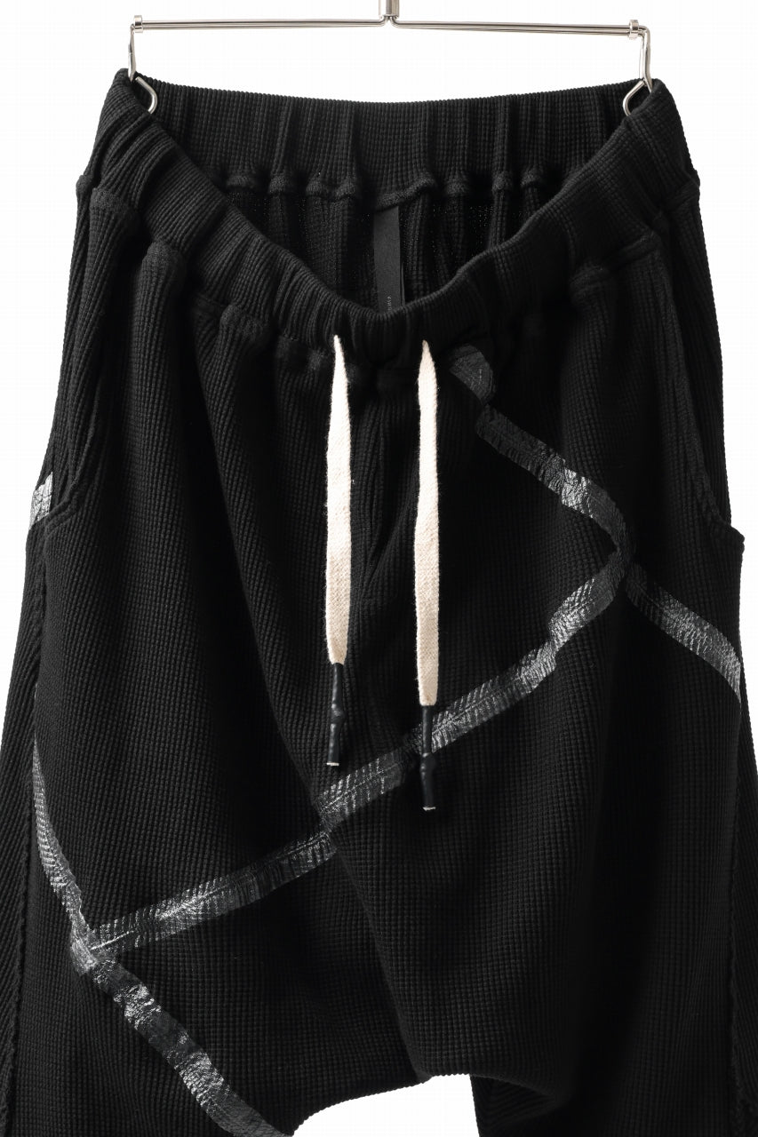 Load image into Gallery viewer, FIRST AID TO THE INJURED DATUM SHORTS / WAFFEL + SEAM TAPED (BLACK)