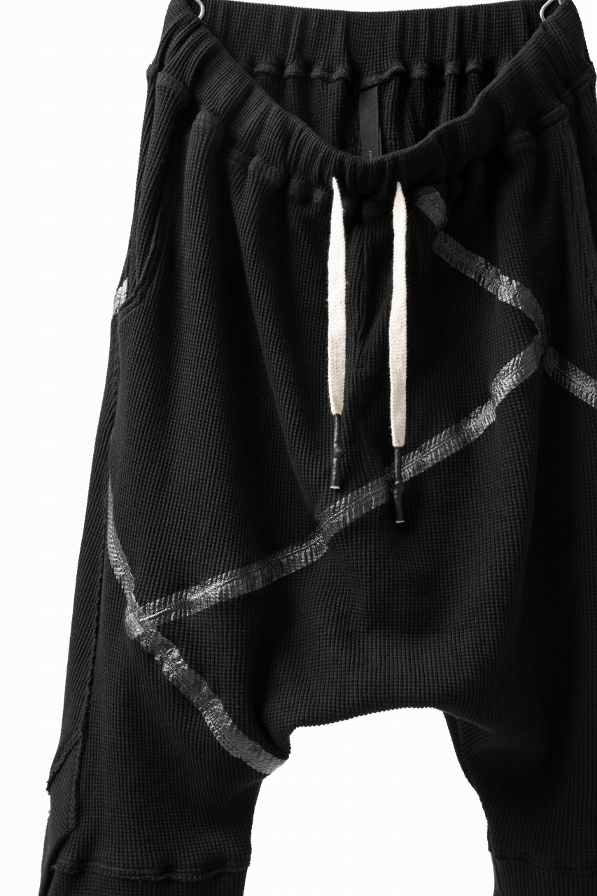 Load image into Gallery viewer, FIRST AID TO THE INJURED DATUM SHORTS / WAFFEL + SEAM TAPED (BLACK)