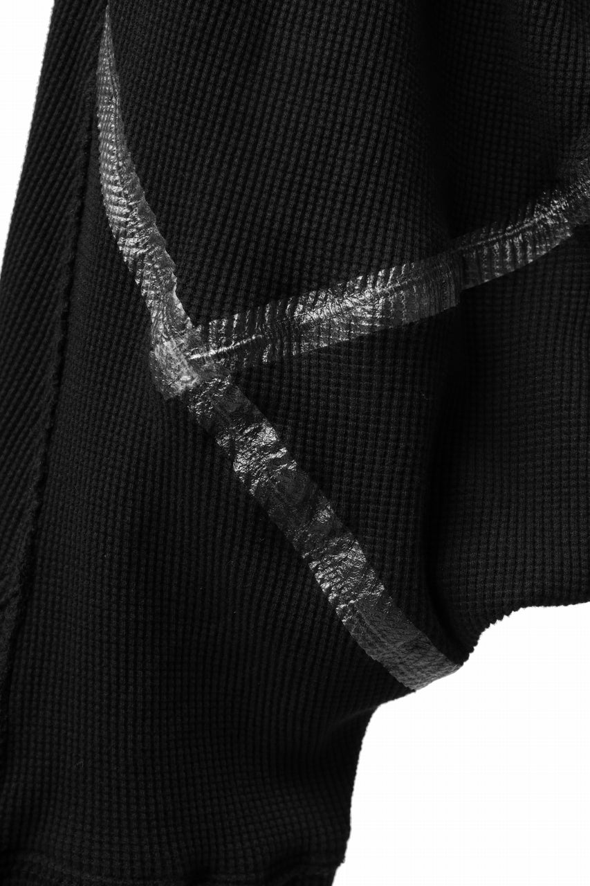 Load image into Gallery viewer, FIRST AID TO THE INJURED DATUM SHORTS / WAFFEL + SEAM TAPED (BLACK)