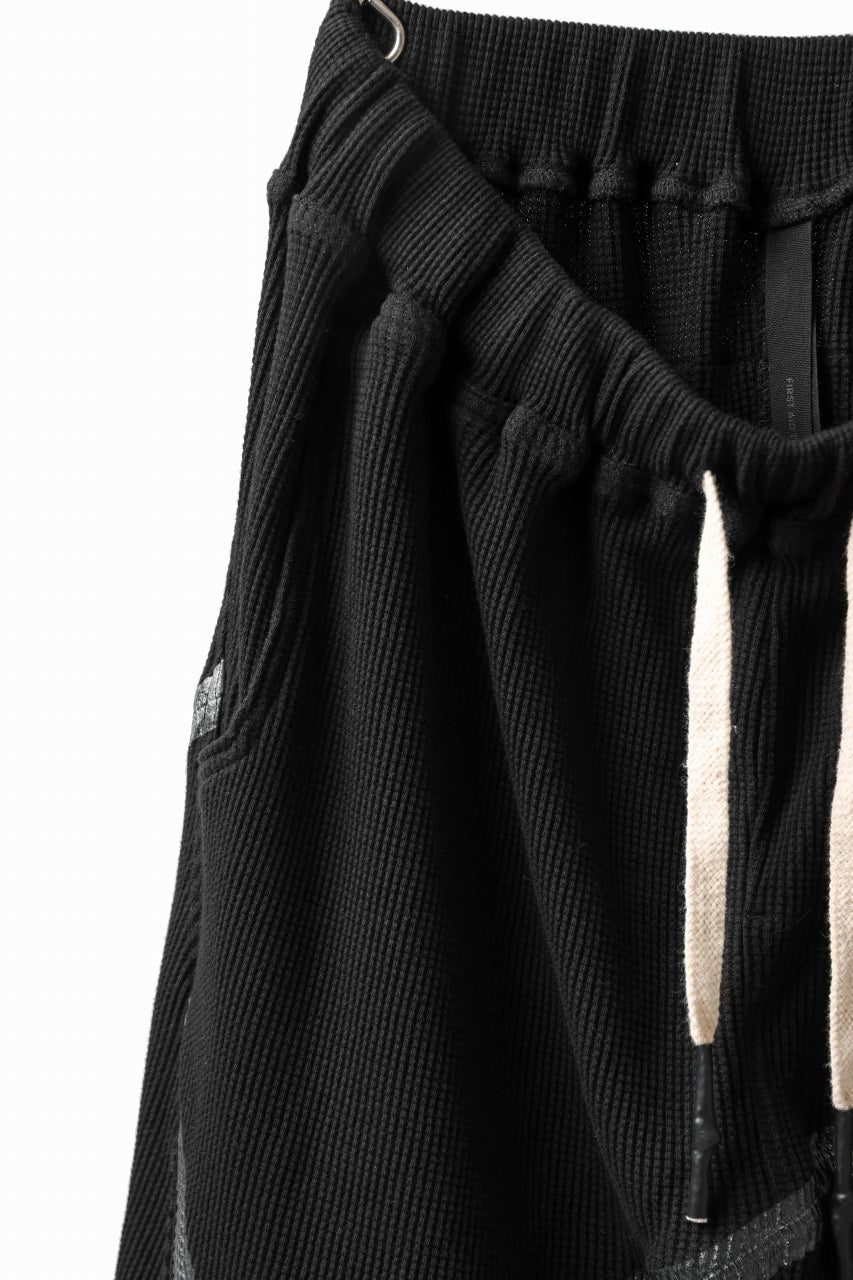 Load image into Gallery viewer, FIRST AID TO THE INJURED DATUM SHORTS / WAFFEL + SEAM TAPED (BLACK)