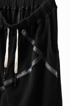 Load image into Gallery viewer, FIRST AID TO THE INJURED DATUM SHORTS / WAFFEL + SEAM TAPED (BLACK)