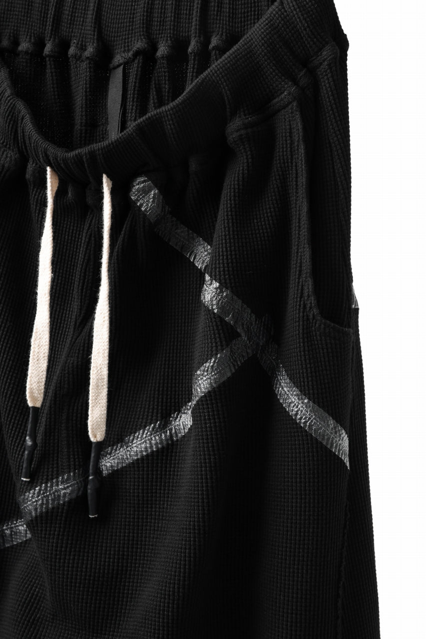 Load image into Gallery viewer, FIRST AID TO THE INJURED DATUM SHORTS / WAFFEL + SEAM TAPED (BLACK)