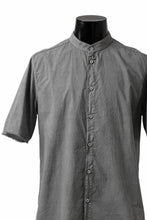 Load image into Gallery viewer, daub SHORT SLEEVE SHIRT / COLD DYED ORGANIC COTTON (GREY)