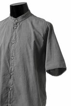 Load image into Gallery viewer, daub SHORT SLEEVE SHIRT / COLD DYED ORGANIC COTTON (GREY)