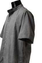 Load image into Gallery viewer, daub SHORT SLEEVE SHIRT / COLD DYED ORGANIC COTTON (GREY)