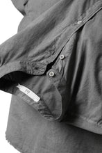 Load image into Gallery viewer, daub SHORT SLEEVE SHIRT / COLD DYED ORGANIC COTTON (GREY)