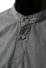 Load image into Gallery viewer, daub LONG SLEEVE SHIRT / COLD DYED COTTON BROAD (GREY)