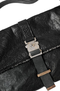 画像をギャラリービューアに読み込む, ierib exclusive Folded Clutch Bag with Shoulder Strap / FVT Oiled Horse (BLACK)