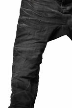 画像をギャラリービューアに読み込む, BORIS BIDJAN SABERI DROP CROTCH SLIM PANTS / STONE WASHED &amp; USED EFFECT &amp; BODY MOLDED &quot;P23-F1603K&quot; (BLACK DENIM)