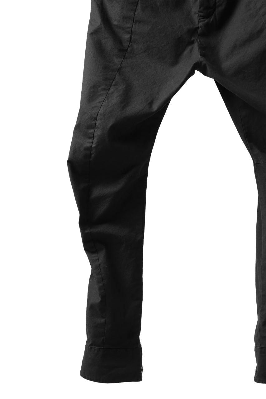 Load image into Gallery viewer, daub CENTRAL SEAM BUTTONS CLOSURE PANTS / DYED STRETCH SOFT COTTON (BLACK)