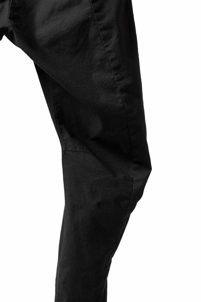 Load image into Gallery viewer, daub CENTRAL SEAM BUTTONS CLOSURE PANTS / DYED STRETCH SOFT COTTON (BLACK)