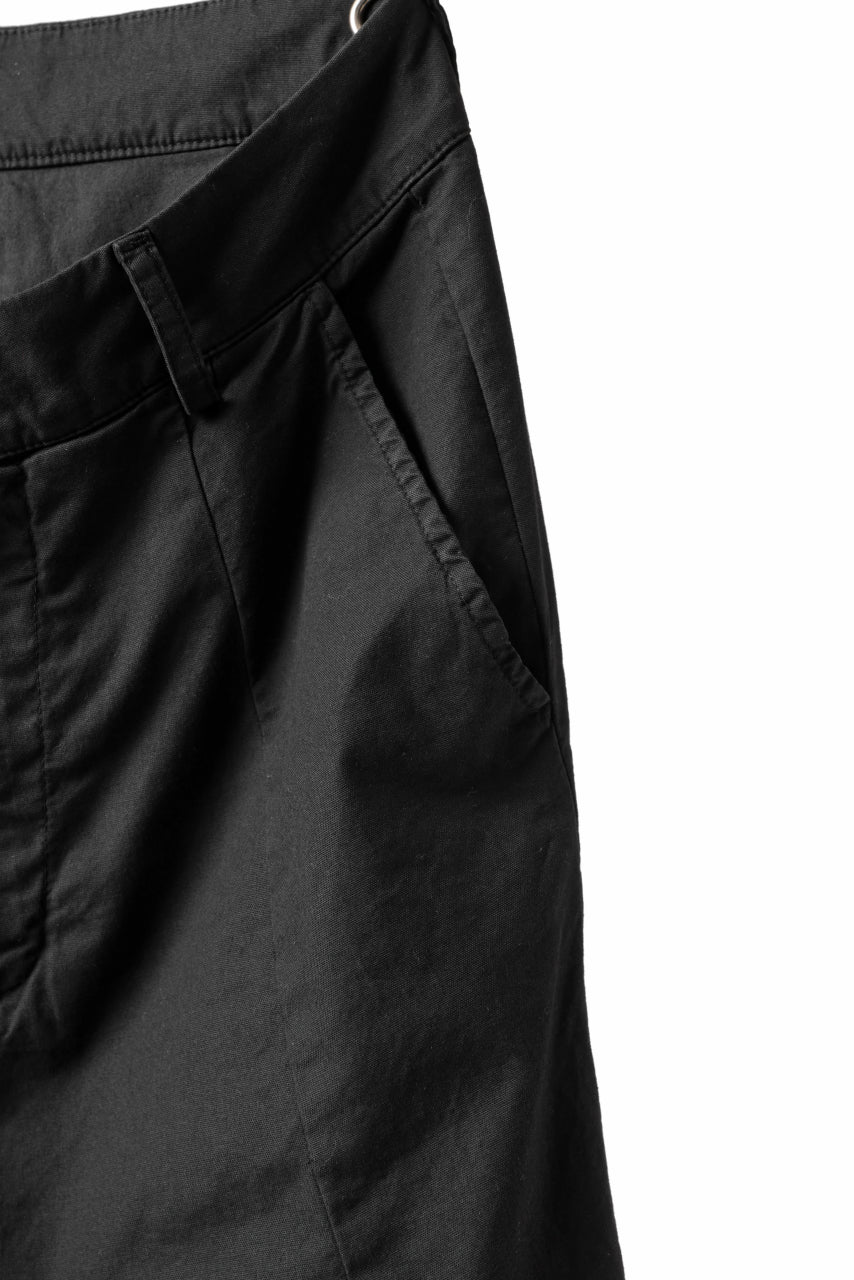 Load image into Gallery viewer, daub CENTRAL SEAM BUTTONS CLOSURE PANTS / DYED STRETCH SOFT COTTON (BLACK)