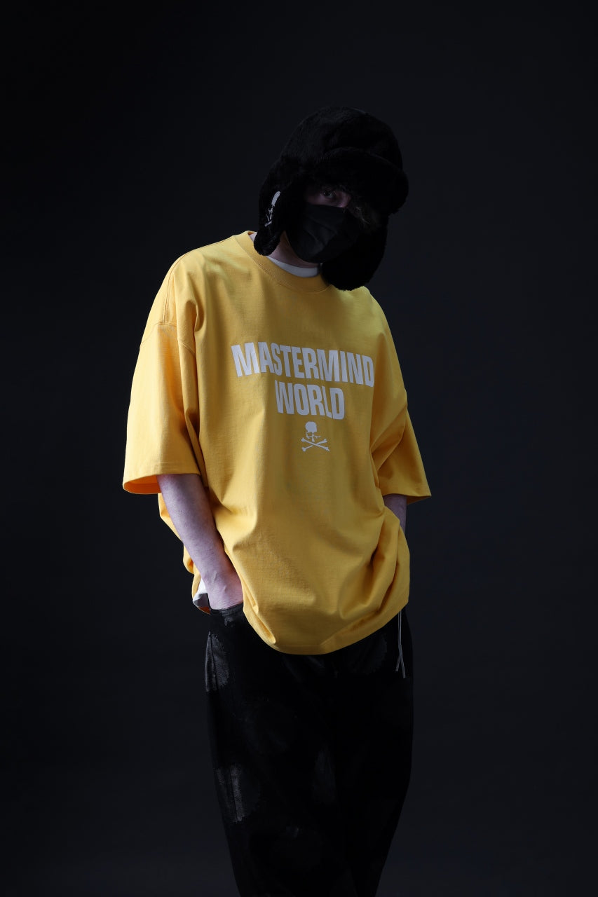 Load image into Gallery viewer, mastermind WORLD JUSTICE TEE / BOXY FIT (YELLOW)