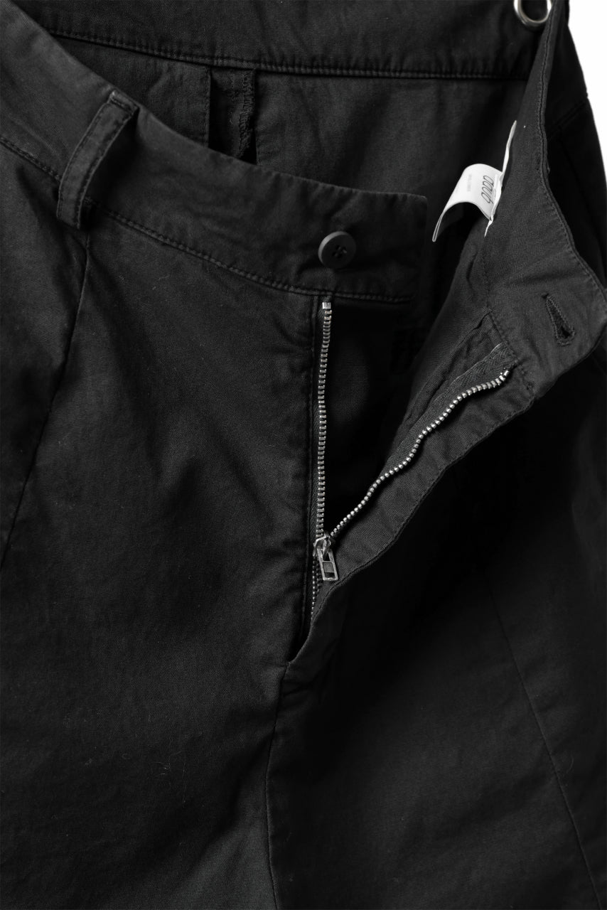 Load image into Gallery viewer, daub CENTRAL SEAM BUTTONS CLOSURE PANTS / DYED STRETCH SOFT COTTON (BLACK)