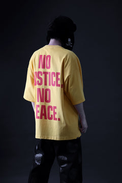 Load image into Gallery viewer, mastermind WORLD JUSTICE TEE / BOXY FIT (YELLOW)