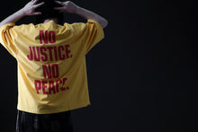 Load image into Gallery viewer, mastermind WORLD JUSTICE TEE / BOXY FIT (YELLOW)