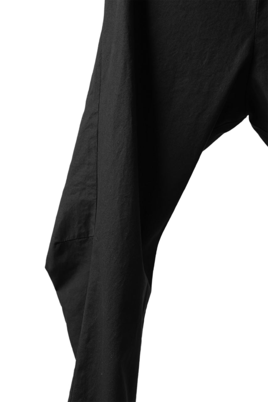 Load image into Gallery viewer, daub CENTRAL SEAM BUTTONS CLOSURE PANTS / DYED STRETCH SOFT COTTON (BLACK)