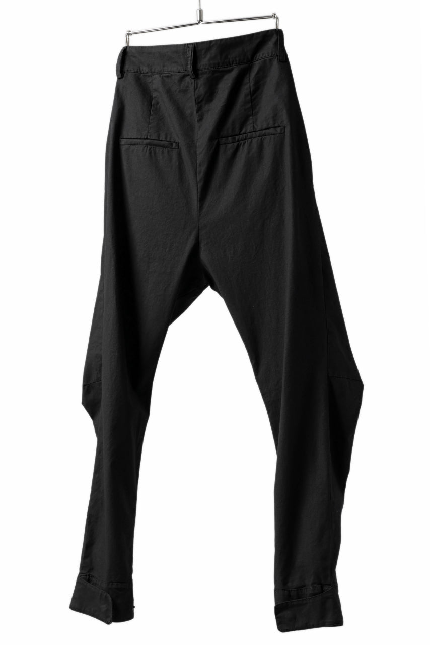 Load image into Gallery viewer, daub CENTRAL SEAM BUTTONS CLOSURE PANTS / DYED STRETCH SOFT COTTON (BLACK)