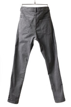 Load image into Gallery viewer, daub ERGONOMIC SKINNY PANTS / COLD DYED LIGHT TWILL (GREY)