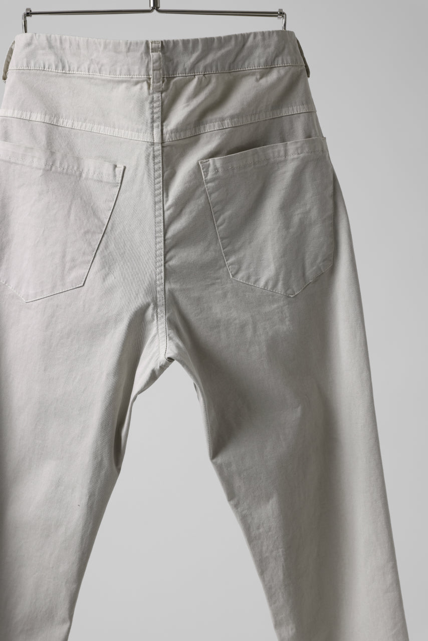 Load image into Gallery viewer, daub ERGONOMIC SKINNY PANTS / DYED STRETCH LIGHT COTTON (SAND)