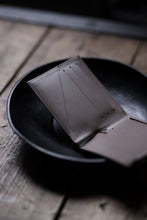 画像をギャラリービューアに読み込む, discord Yohji Yamamoto Money Clip Wallet / Soft Cow Skin Leather (BEIGE)