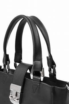 Load image into Gallery viewer, ISAMU KATAYAMA BACKLASH 2WAY SHOULDER & TOTE BAG / GUIDI OILED CALF (BLACK)