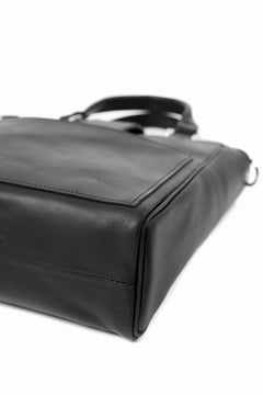 Load image into Gallery viewer, ISAMU KATAYAMA BACKLASH 2WAY SHOULDER & TOTE BAG / GUIDI OILED CALF (BLACK)