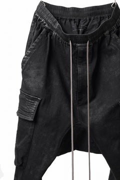 Load image into Gallery viewer, A.F ARTEFACT CARGO SAROUEL SKINNY PANTS / STRETCH COTTON DENIM (BLACK)