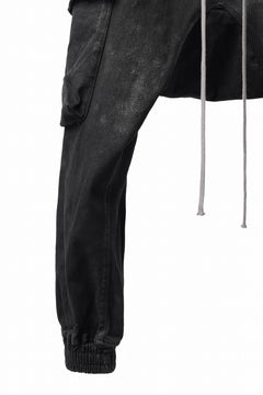 Load image into Gallery viewer, A.F ARTEFACT CARGO SAROUEL SKINNY PANTS / STRETCH COTTON DENIM (BLACK)