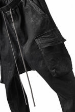 Load image into Gallery viewer, A.F ARTEFACT CARGO SAROUEL SKINNY PANTS / STRETCH COTTON DENIM (BLACK)