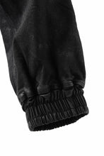 Load image into Gallery viewer, A.F ARTEFACT CARGO SAROUEL SKINNY PANTS / STRETCH COTTON DENIM (BLACK)