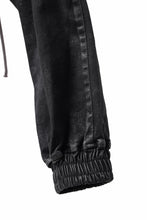 Load image into Gallery viewer, A.F ARTEFACT CARGO SAROUEL SKINNY PANTS / STRETCH COTTON DENIM (BLACK)