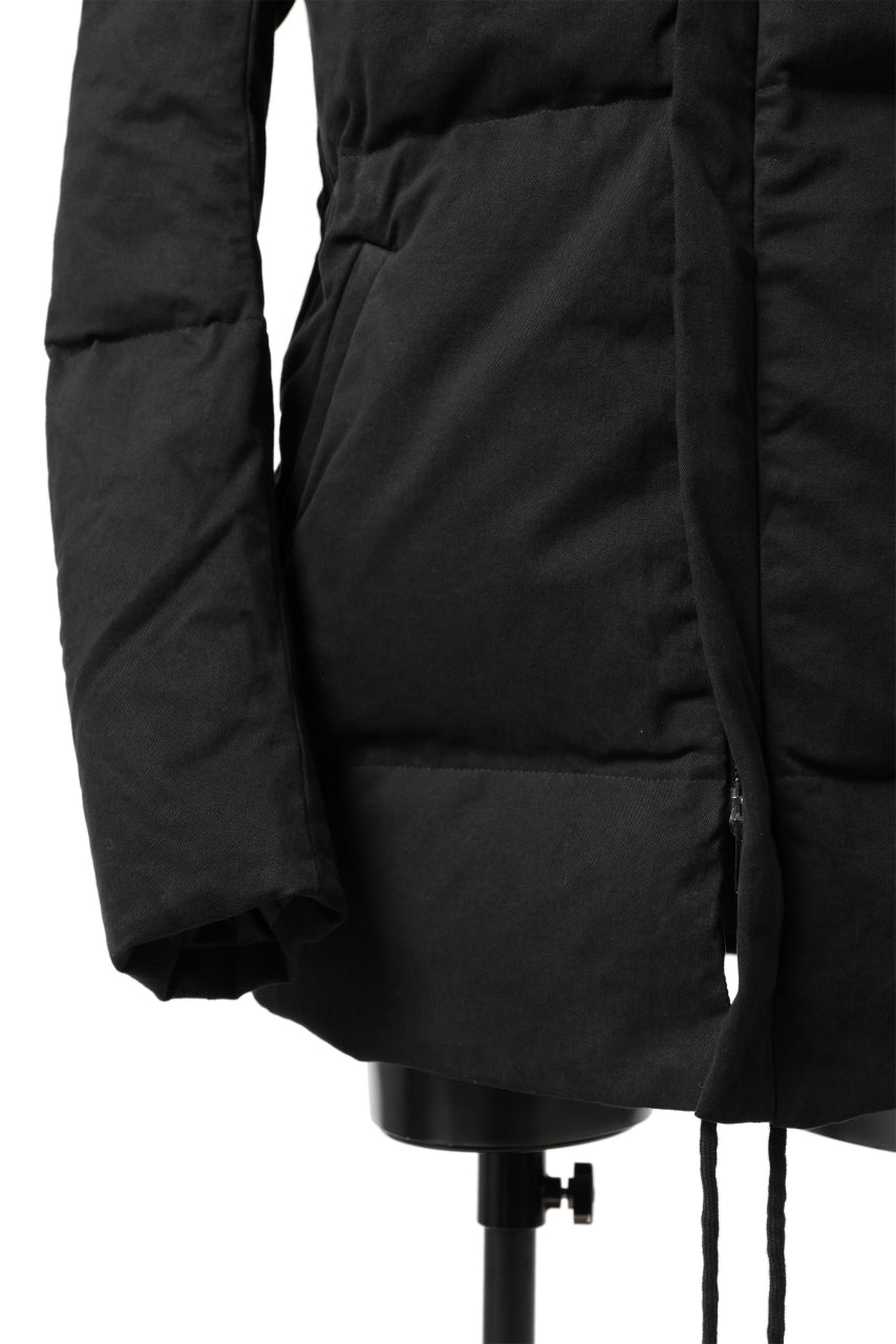 Load image into Gallery viewer, daub HOODED MEDIUM COAT / GOOSE DOWN + DYEING STRETCH TWILL COTTON (BLACK)