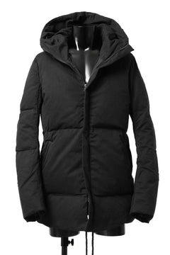 Load image into Gallery viewer, daub HOODED MEDIUM COAT / GOOSE DOWN + DYEING STRETCH TWILL COTTON (BLACK)