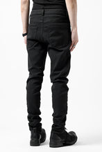 Load image into Gallery viewer, daub ERGONOMIC SKINNY PANTS / DYED LIGHT TWILL (BLACK)