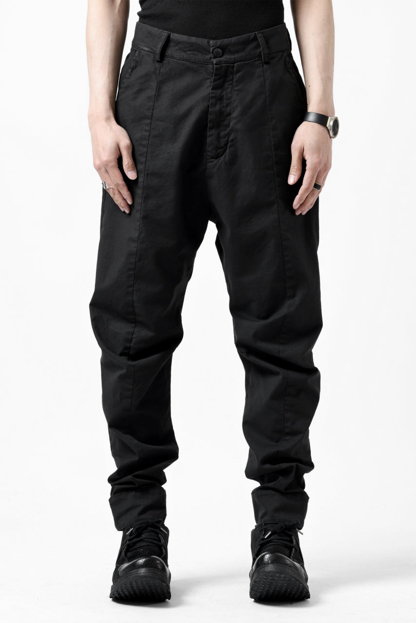 Load image into Gallery viewer, daub CENTRAL SEAM BUTTONS CLOSURE PANTS / DYED STRETCH SOFT COTTON (BLACK)