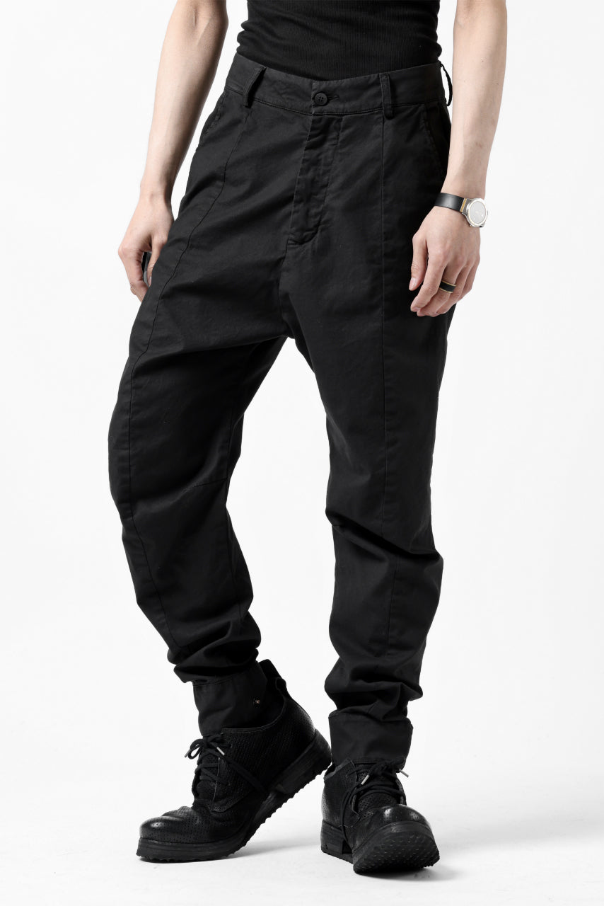Load image into Gallery viewer, daub CENTRAL SEAM BUTTONS CLOSURE PANTS / DYED STRETCH SOFT COTTON (BLACK)