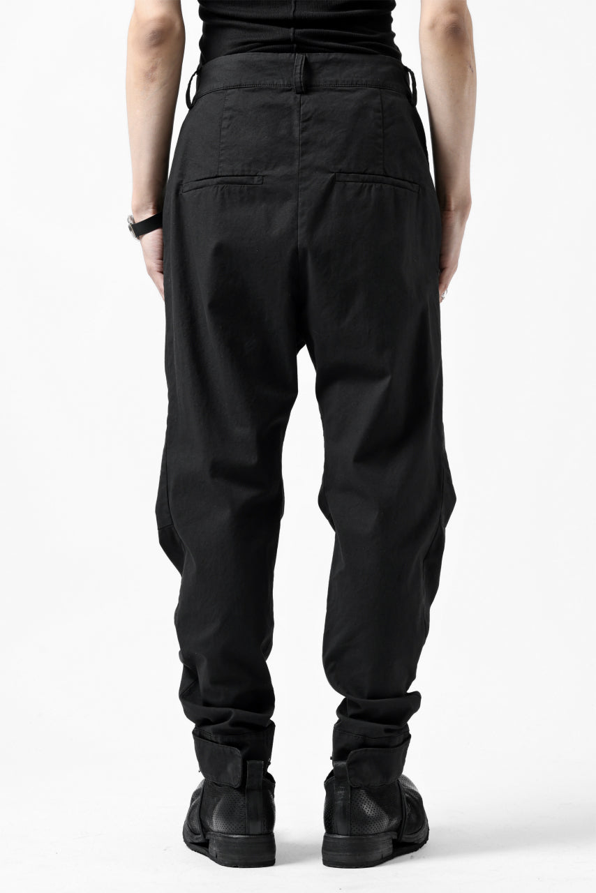Load image into Gallery viewer, daub CENTRAL SEAM BUTTONS CLOSURE PANTS / DYED STRETCH SOFT COTTON (BLACK)