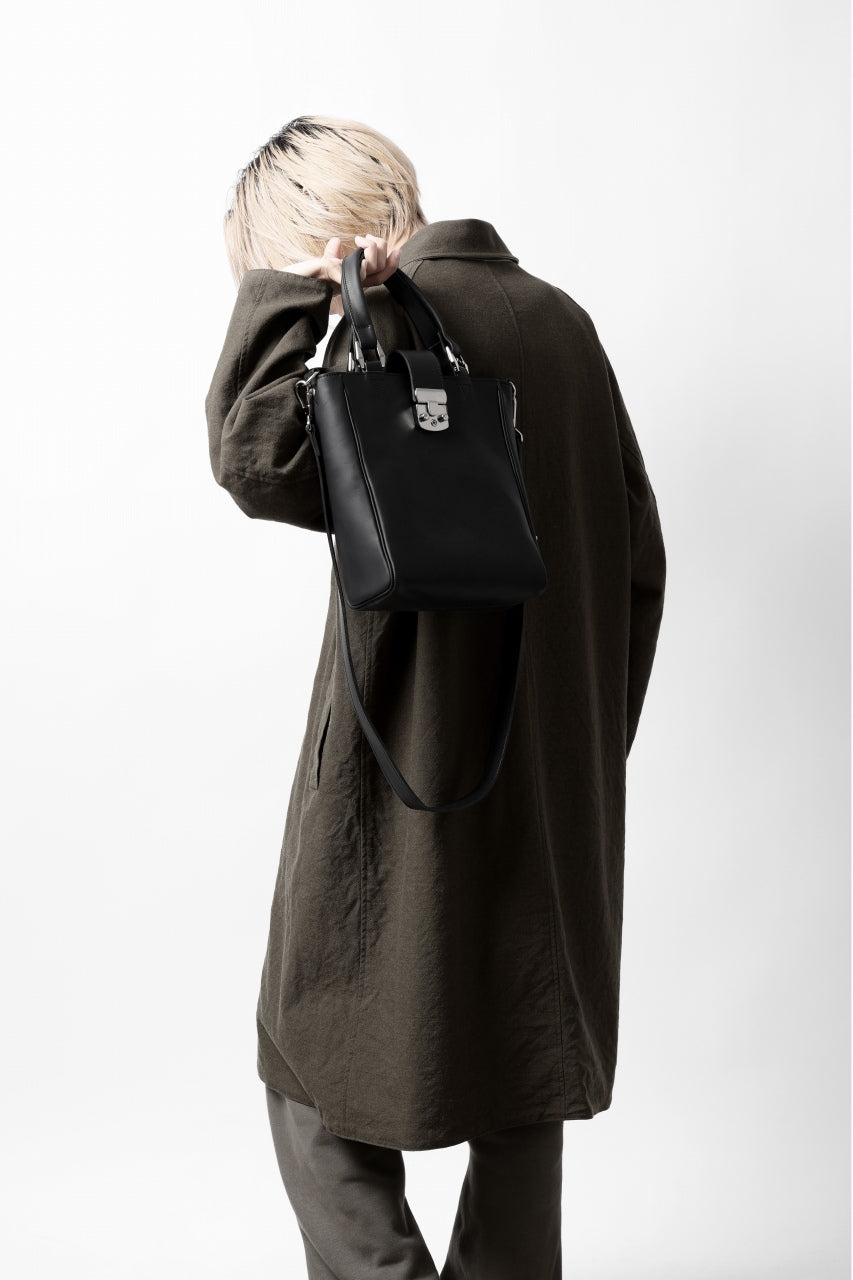Load image into Gallery viewer, ISAMU KATAYAMA BACKLASH 2WAY SHOULDER & TOTE BAG / GUIDI OILED CALF (BLACK)