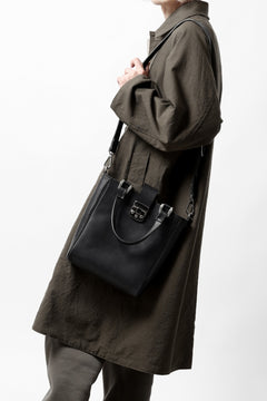 Load image into Gallery viewer, ISAMU KATAYAMA BACKLASH 2WAY SHOULDER & TOTE BAG / GUIDI OILED CALF (BLACK)