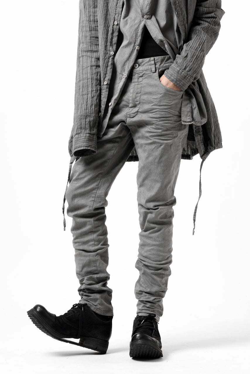 Load image into Gallery viewer, daub ERGONOMIC SKINNY PANTS / COLD DYED LIGHT TWILL (GREY)