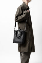 Load image into Gallery viewer, ISAMU KATAYAMA BACKLASH 2WAY SHOULDER & TOTE BAG / GUIDI OILED CALF (BLACK)